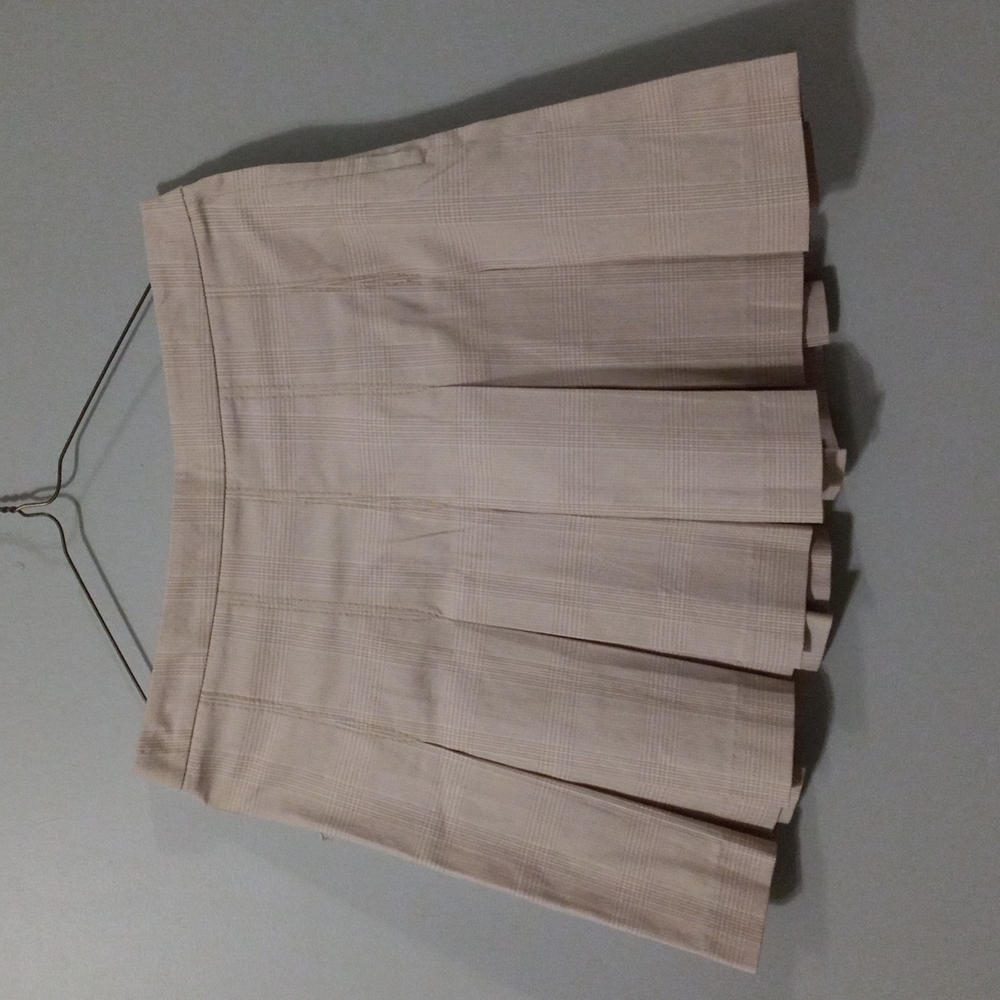Gap skirt